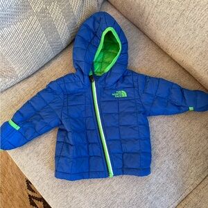 EUC The North Face ThermoBall Puffer Jacket